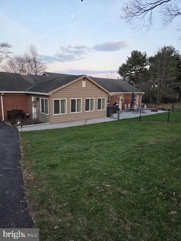 6612 MOULSTOWN RD E, Hanover, PA 17331