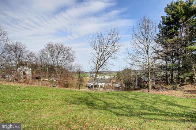 6612 MOULSTOWN RD E, Hanover, PA 17331
