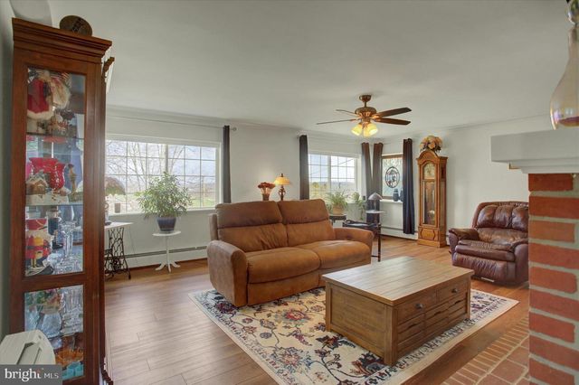 6612 MOULSTOWN RD E, Hanover, PA 17331