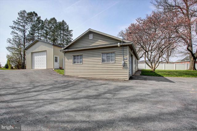 6612 MOULSTOWN RD E, Hanover, PA 17331