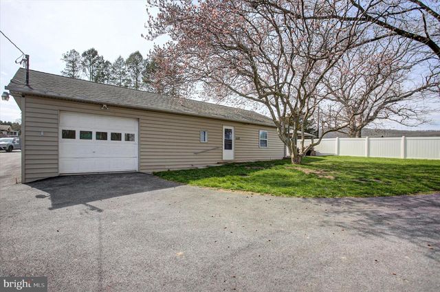 6612 MOULSTOWN RD E, Hanover, PA 17331