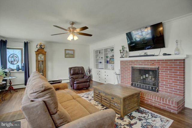6612 MOULSTOWN RD E, Hanover, PA 17331