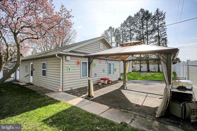6612 MOULSTOWN RD E, Hanover, PA 17331