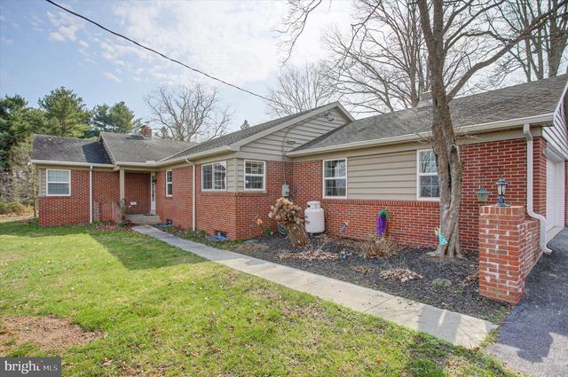 6612 MOULSTOWN RD E, Hanover, PA 17331