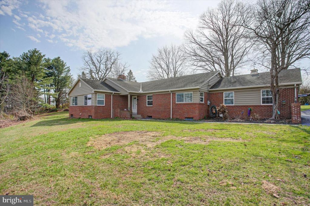 6612 MOULSTOWN RD E, Hanover, PA 17331