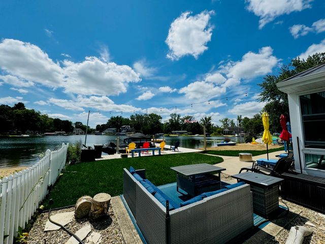 21557 Lake Street, Cassopolis, MI 49031