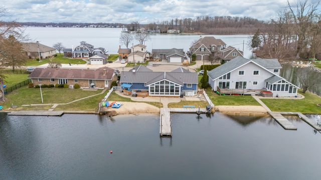 21557 Lake Street, Cassopolis, MI 49031