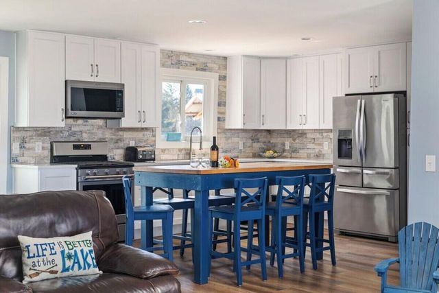 21557 Lake Street, Cassopolis, MI 49031