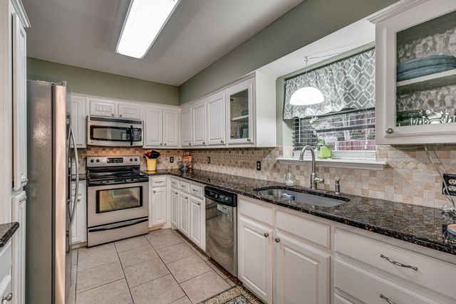 309 Lakewood Drive, Waxahachie, TX 75165
