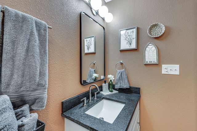 309 Lakewood Drive, Waxahachie, TX 75165