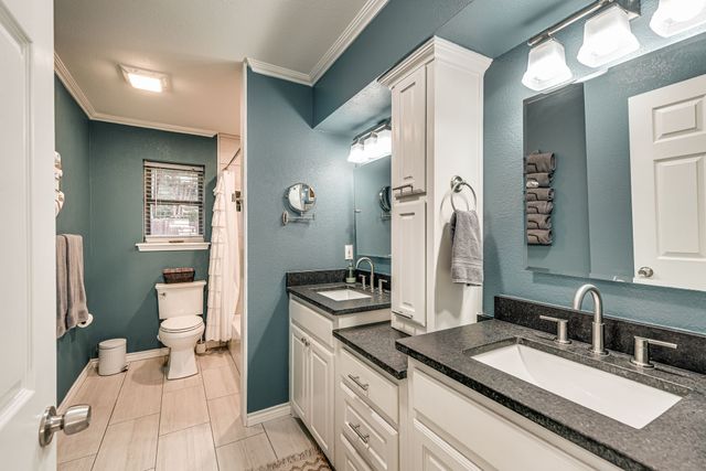 309 Lakewood Drive, Waxahachie, TX 75165