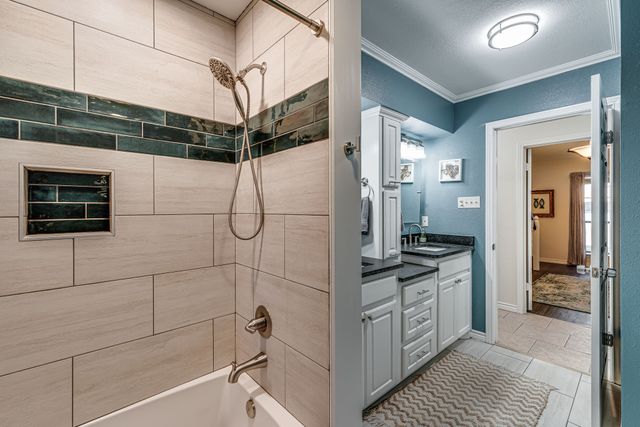 309 Lakewood Drive, Waxahachie, TX 75165