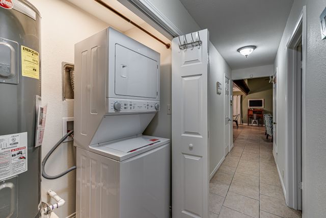 309 Lakewood Drive, Waxahachie, TX 75165