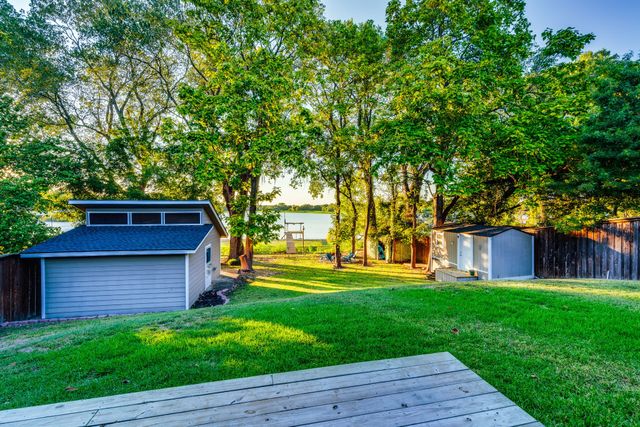 309 Lakewood Drive, Waxahachie, TX 75165