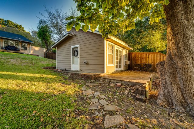 309 Lakewood Drive, Waxahachie, TX 75165