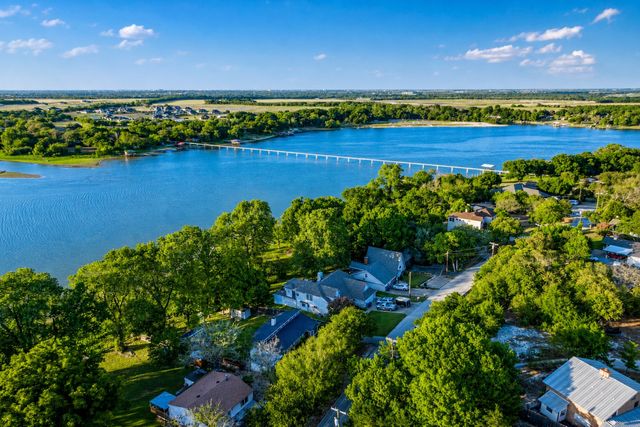 309 Lakewood Drive, Waxahachie, TX 75165