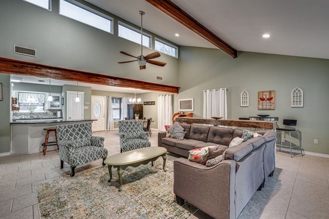 309 Lakewood Drive, Waxahachie, TX 75165