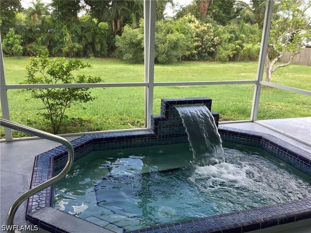 5232 Raintree LN, Naples, FL 34113