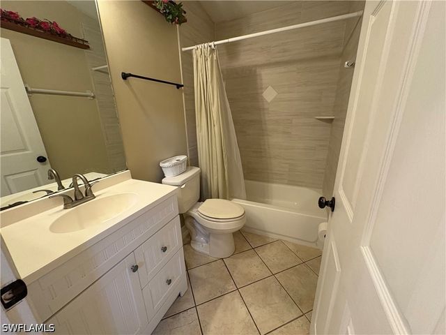 5232 Raintree LN, Naples, FL 34113
