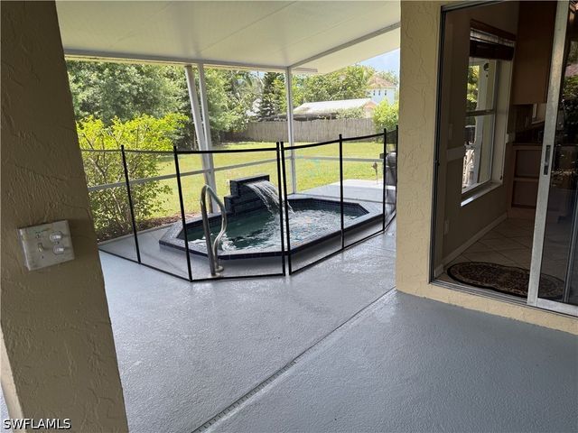 5232 Raintree LN, Naples, FL 34113