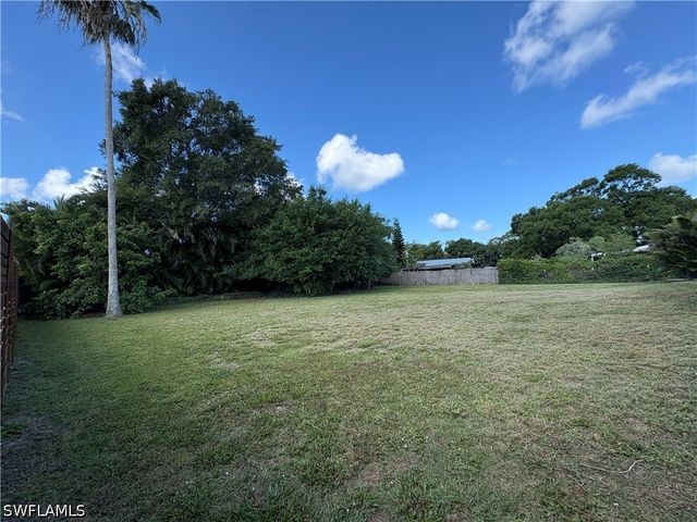 5232 Raintree LN, Naples, FL 34113