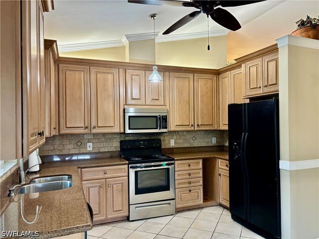 5232 Raintree LN, Naples, FL 34113