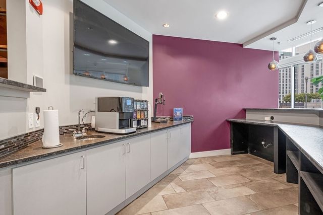 301 Demonbreun St Unit 1713, Nashville, TN 37201