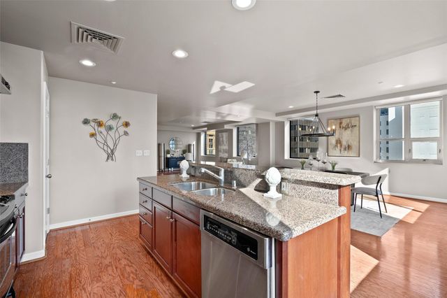 914 Main Street 1902, Houston, TX 77002