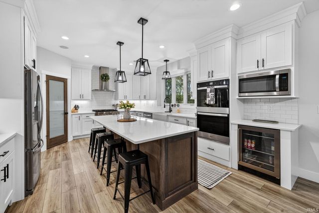 15111 Gossamer Trail, Granger, IN 46530