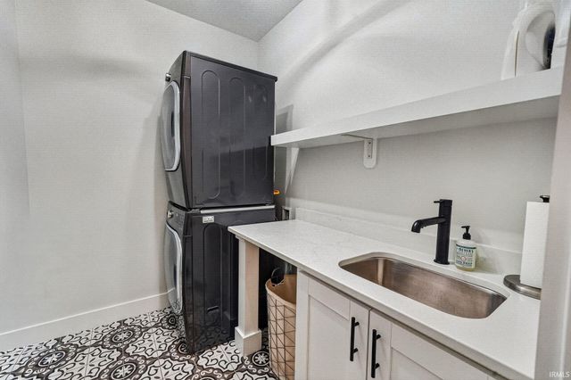15111 Gossamer Trail, Granger, IN 46530