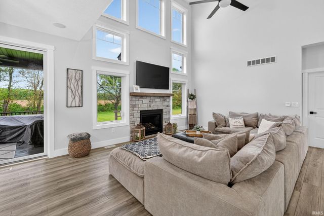 15111 Gossamer Trail, Granger, IN 46530