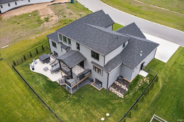 15111 Gossamer Trail, Granger, IN 46530