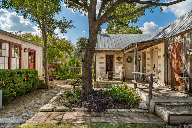 104 Austin, Fredericksburg, TX 78624