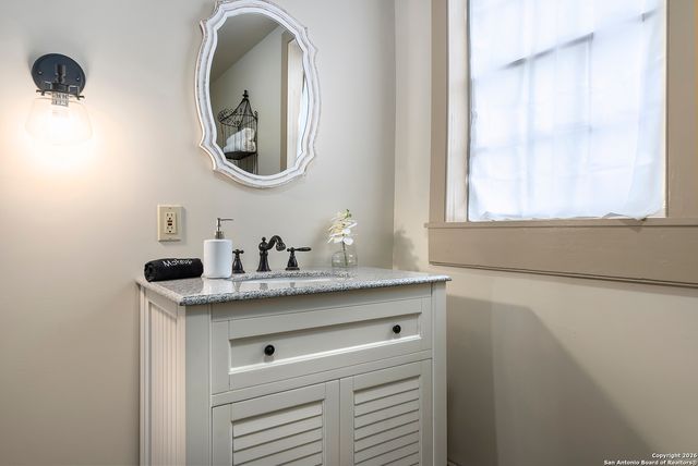 104 Austin, Fredericksburg, TX 78624