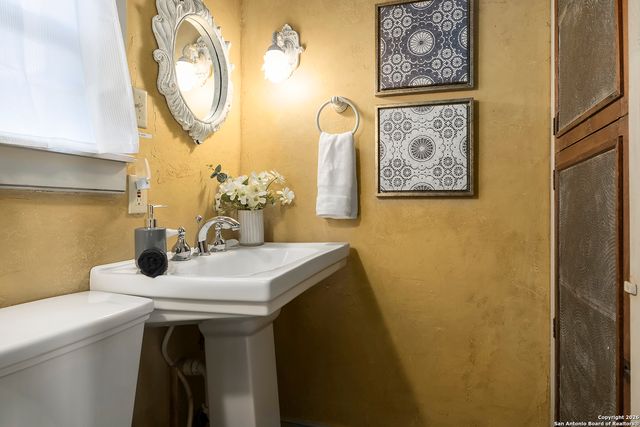 104 Austin, Fredericksburg, TX 78624