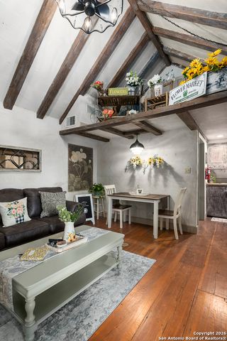 104 Austin, Fredericksburg, TX 78624