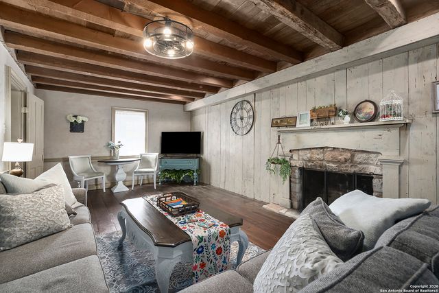 104 Austin, Fredericksburg, TX 78624