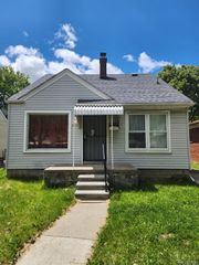 6817 Warwick Street, Detroit, MI 48228