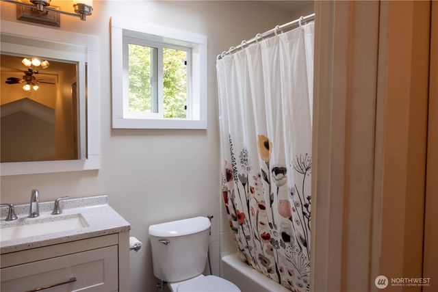11608 41st Avenue NW, Gig Harbor, WA 98332