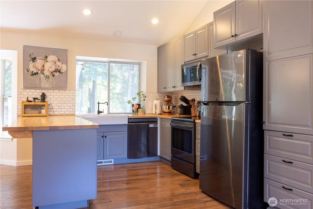 11608 41st Avenue NW, Gig Harbor, WA 98332
