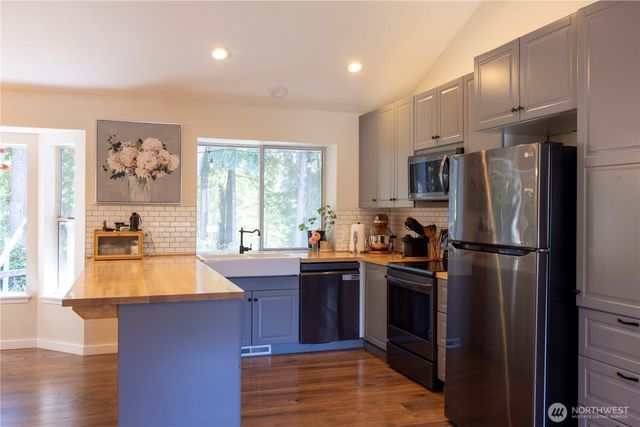 11608 41st Avenue NW, Gig Harbor, WA 98332