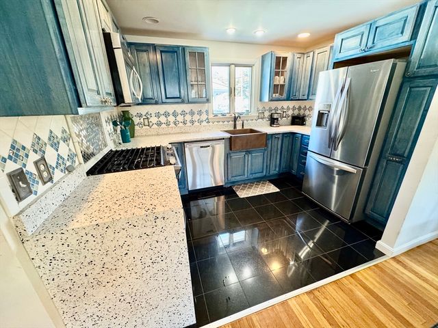 99 Nantasket Avenue util incl, Hull, MA 02045