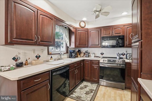 17933 OAK RIDGE DR, Hagerstown, MD 21740