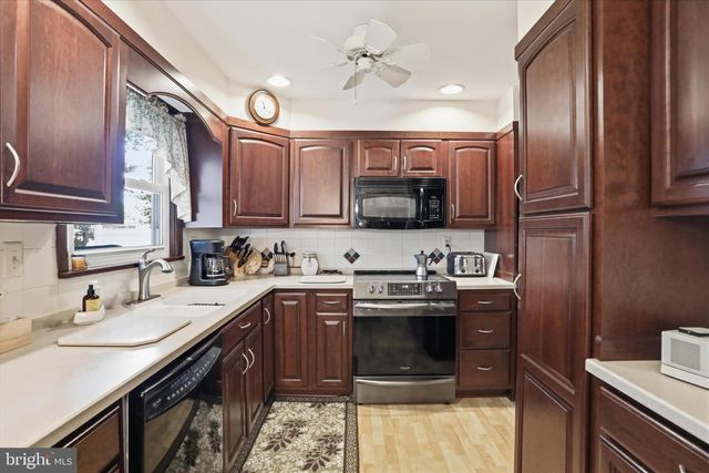 17933 OAK RIDGE DR, Hagerstown, MD 21740