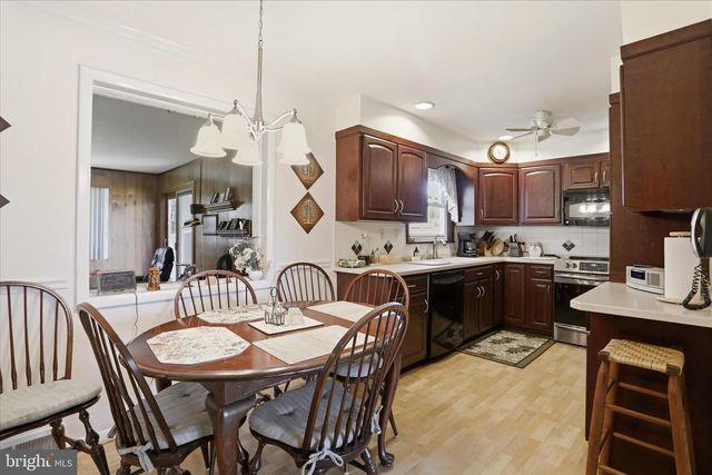 17933 OAK RIDGE DR, Hagerstown, MD 21740