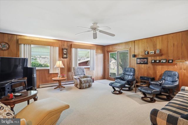 17933 OAK RIDGE DR, Hagerstown, MD 21740