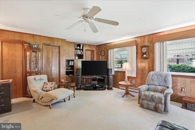 17933 OAK RIDGE DR, Hagerstown, MD 21740