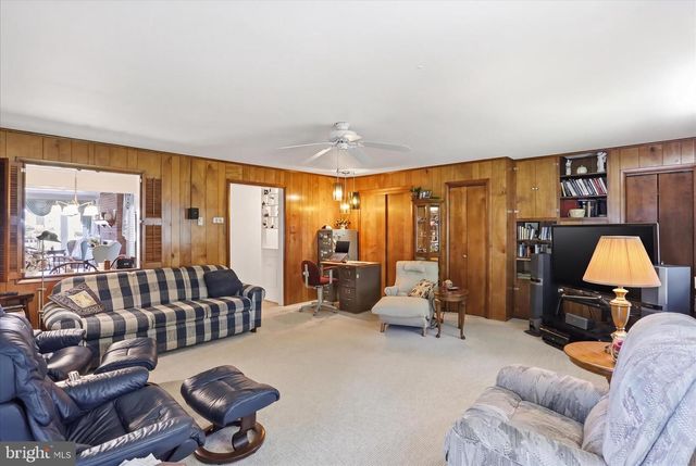 17933 OAK RIDGE DR, Hagerstown, MD 21740