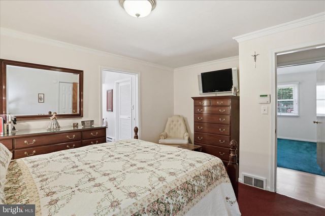 17933 OAK RIDGE DR, Hagerstown, MD 21740