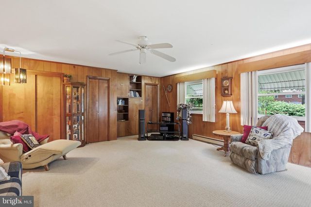 17933 OAK RIDGE DR, Hagerstown, MD 21740